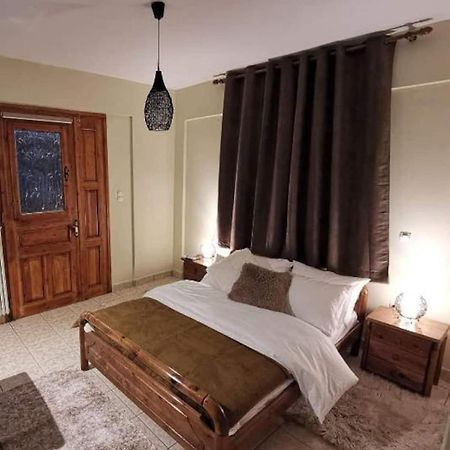 Keramidaki Mini Suites 4 Kalávrita Kültér fotó