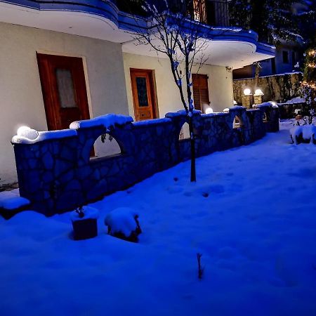 Keramidaki Mini Suites 4 Kalávrita Kültér fotó