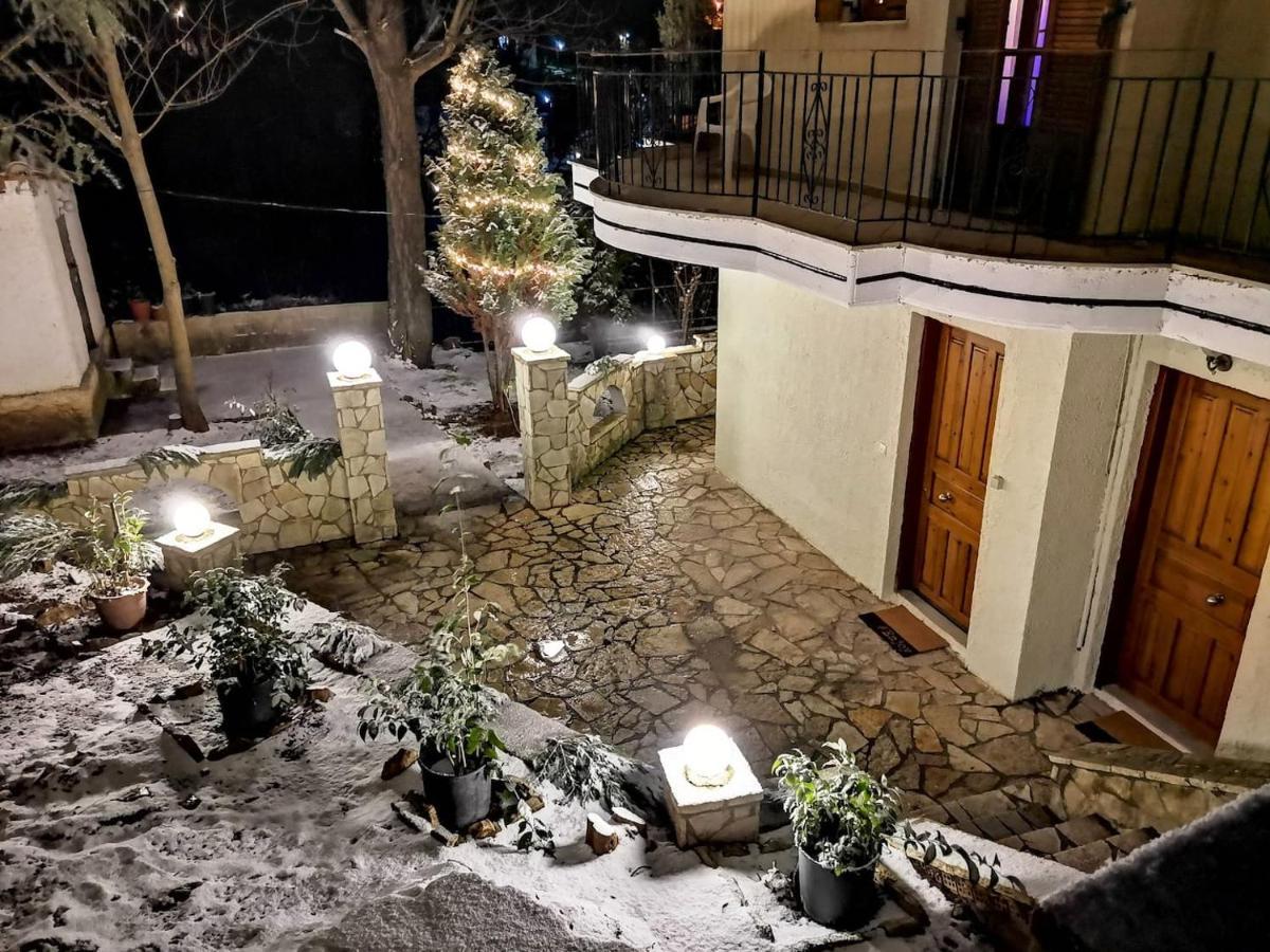 Keramidaki Mini Suites 4 Kalávrita Kültér fotó