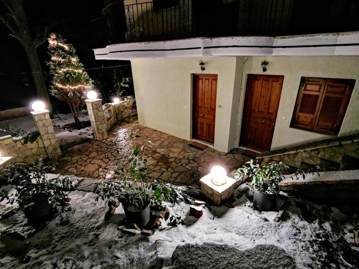 Keramidaki Mini Suites 4 Kalávrita Kültér fotó